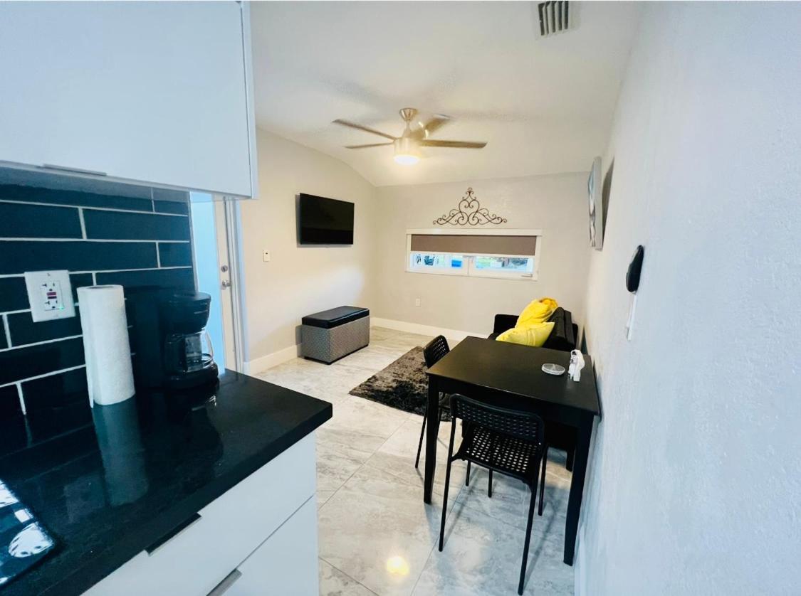 Little Gables Studio-Your Miami Escape-10Min Airport Dış mekan fotoğraf